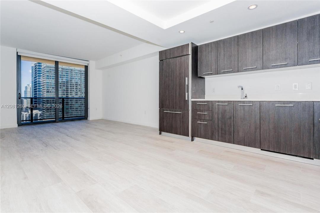 45 SW 9th St 3204, Miami, Florida 33130, USA