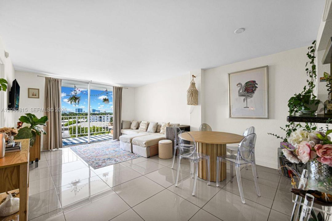 6900 Bay Dr 6B, Miami Beach, Florida 33141, USA