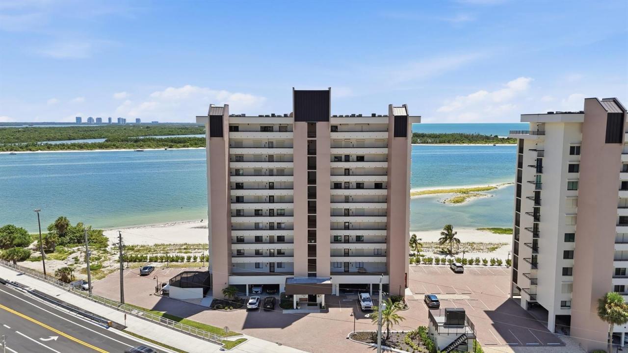 8402 Estero Boulevard Apt 405, Florida 33931, USA