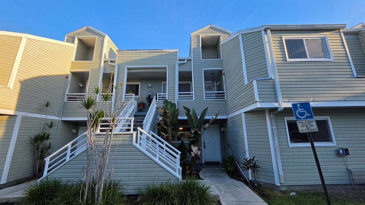 3453 NW 44TH Street 104, Oakland Park, Floride 33309, États-Unis