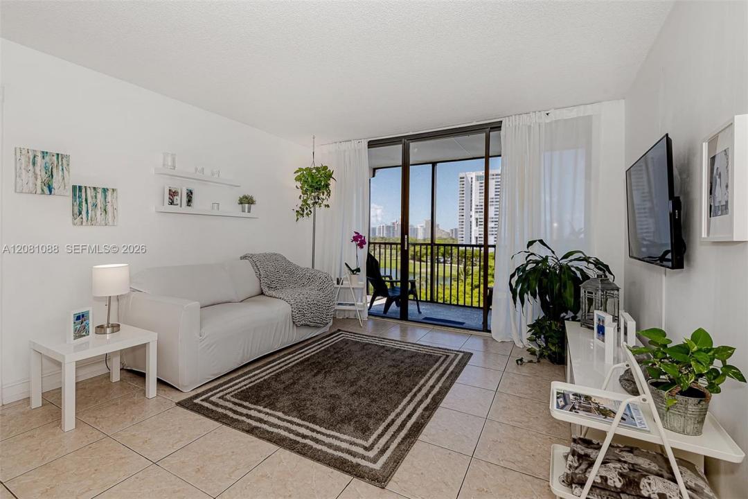 3475 N Country Club Dr 807, Aventura, Floride 33180, États-Unis