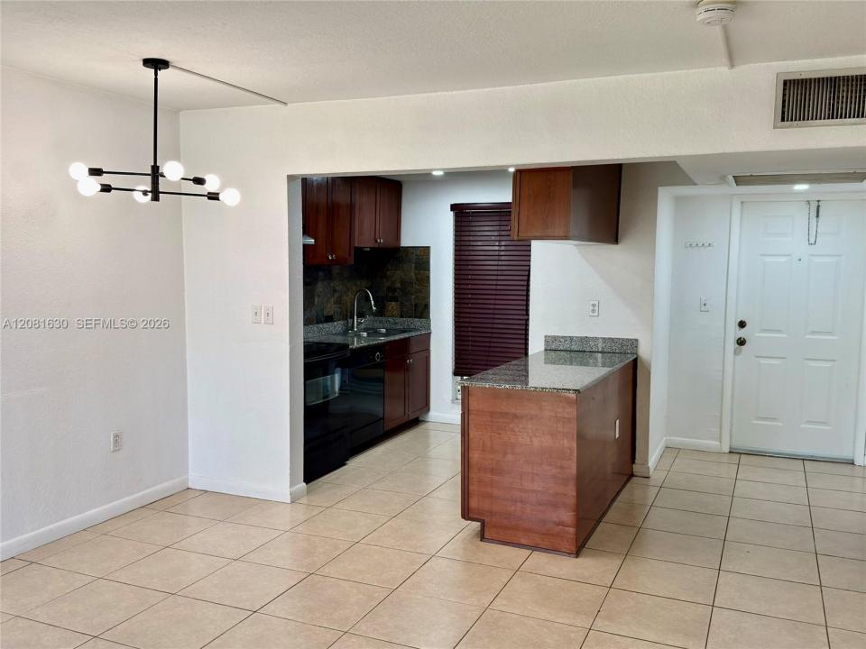 8950 SW 69th Ct 114, Pinecrest, Florida 33156, Stati Uniti