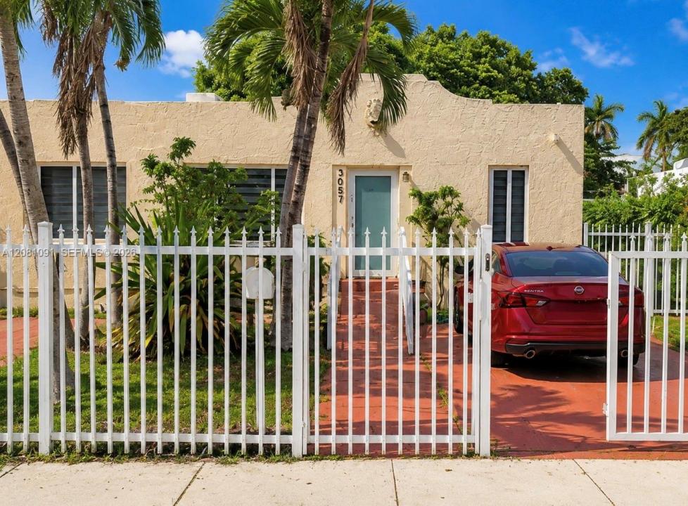 3057 SW 14th St, Miami, Florida 33145, USA