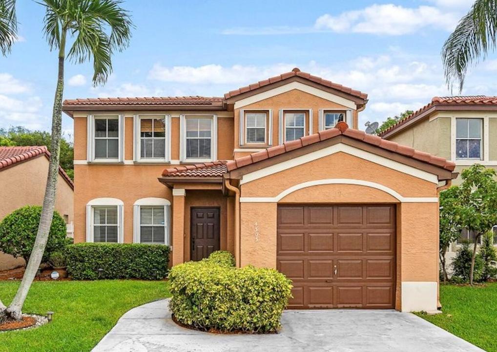 4303 NW 1ST Drive, Deerfield Beach, Florida 33442, USA