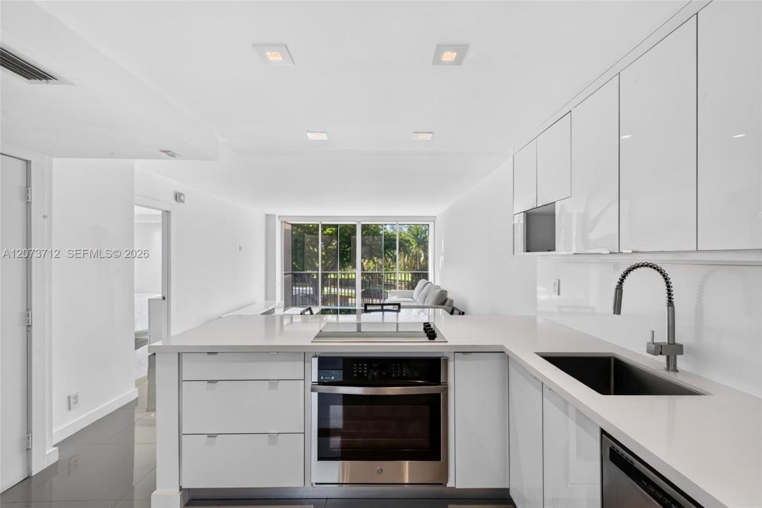 3301 N Country Club Dr 310, Aventura, Florida 33180, HOA KỲ