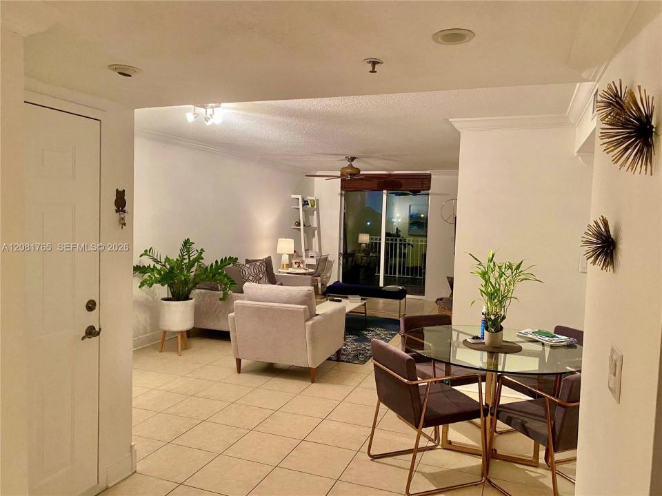 1650 Coral Way 504, Miami, Floride 33145, États-Unis