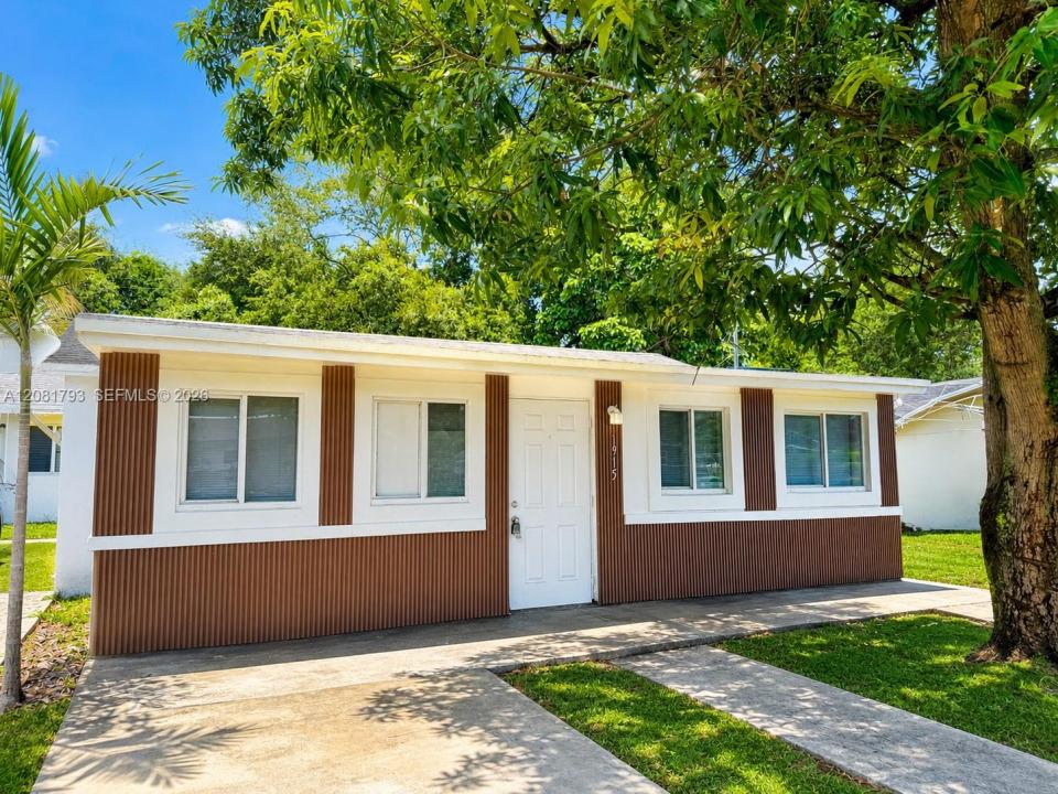 1915 NW 89th Ter A, Miami, Florida 33147, USA