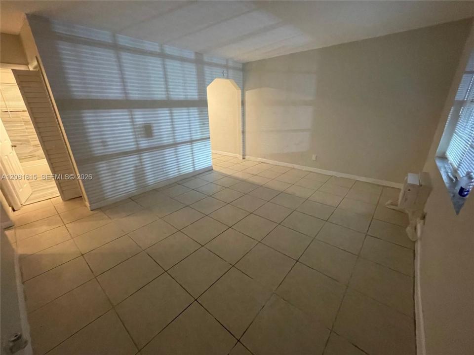 821 NW 7th Ave 2, Hallandale Beach, Florida 33009, USA