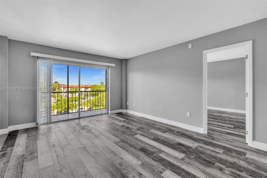 4158 Inverrary Dr 503, Lauderhill, Florida 33319, USA