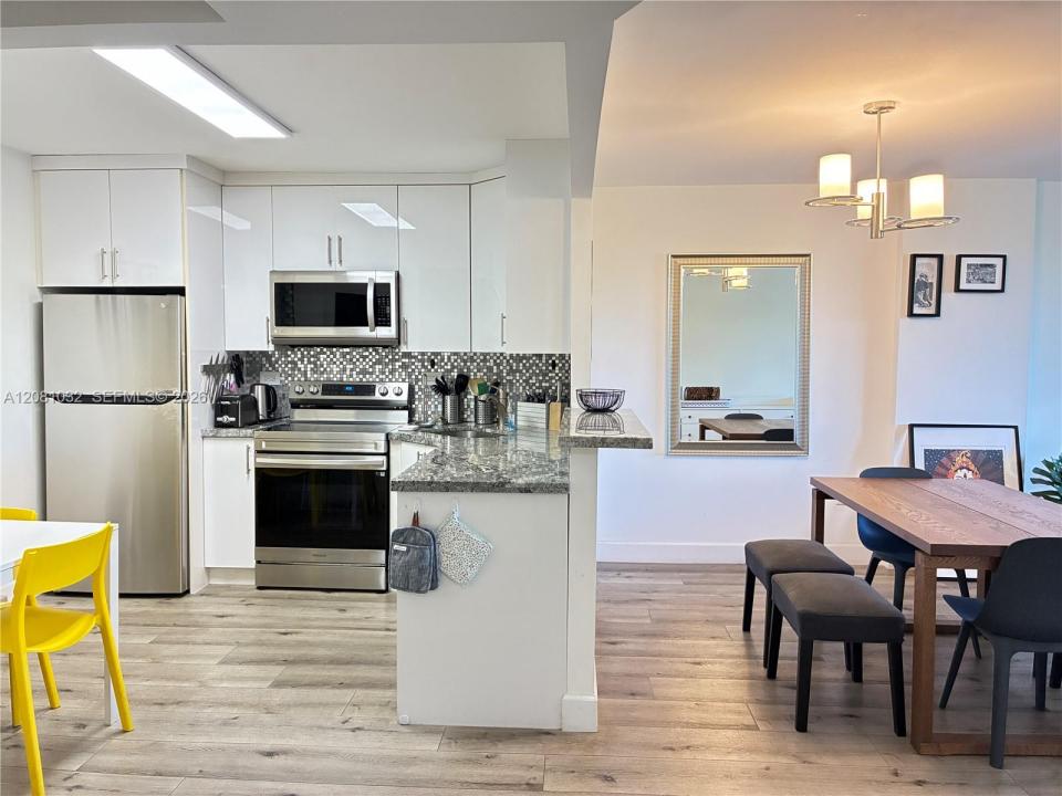 2780 NE 183rd St 415, Aventura, Florida 33160, USA