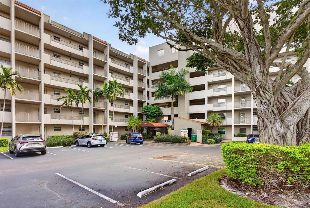 3920 INVERRARY Boulevard 301C, Lauderhill, Florida 33319, Stati Uniti