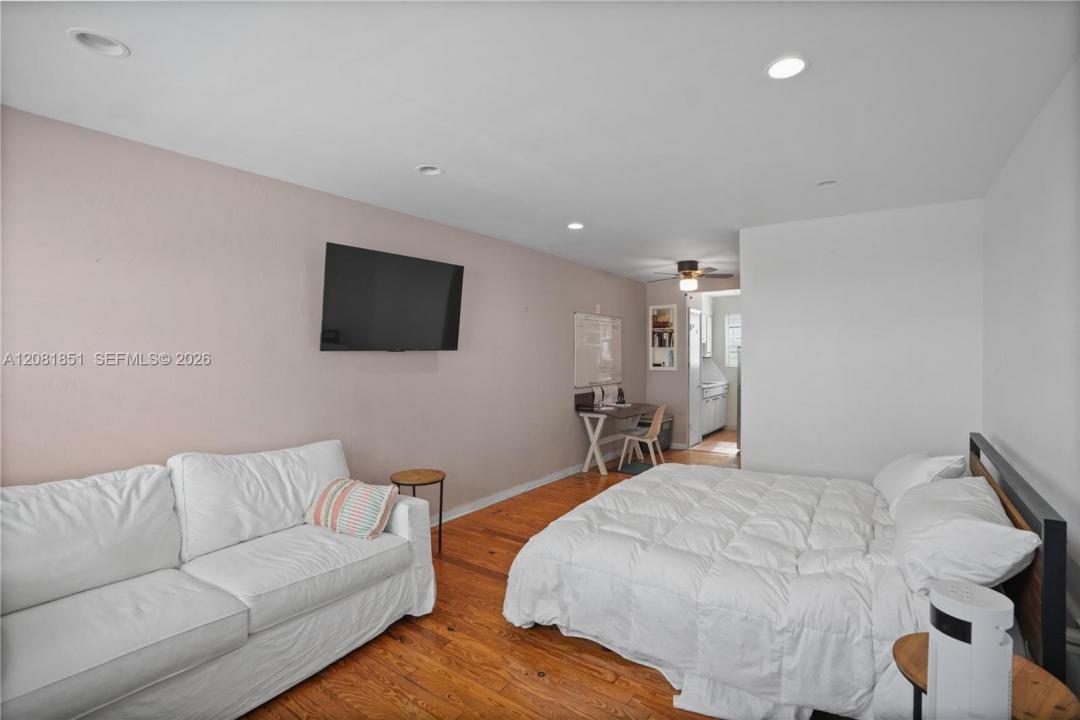200 76th St 56, Miami Beach, Florida 33141, USA