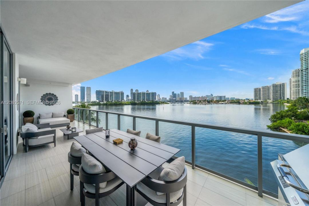 3300 NE 188th St 312, Aventura, Floride 33180, États-Unis