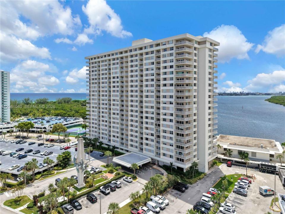 300 Bayview Dr 211, Sunny Isles Beach, 플로리다 33160, 미국