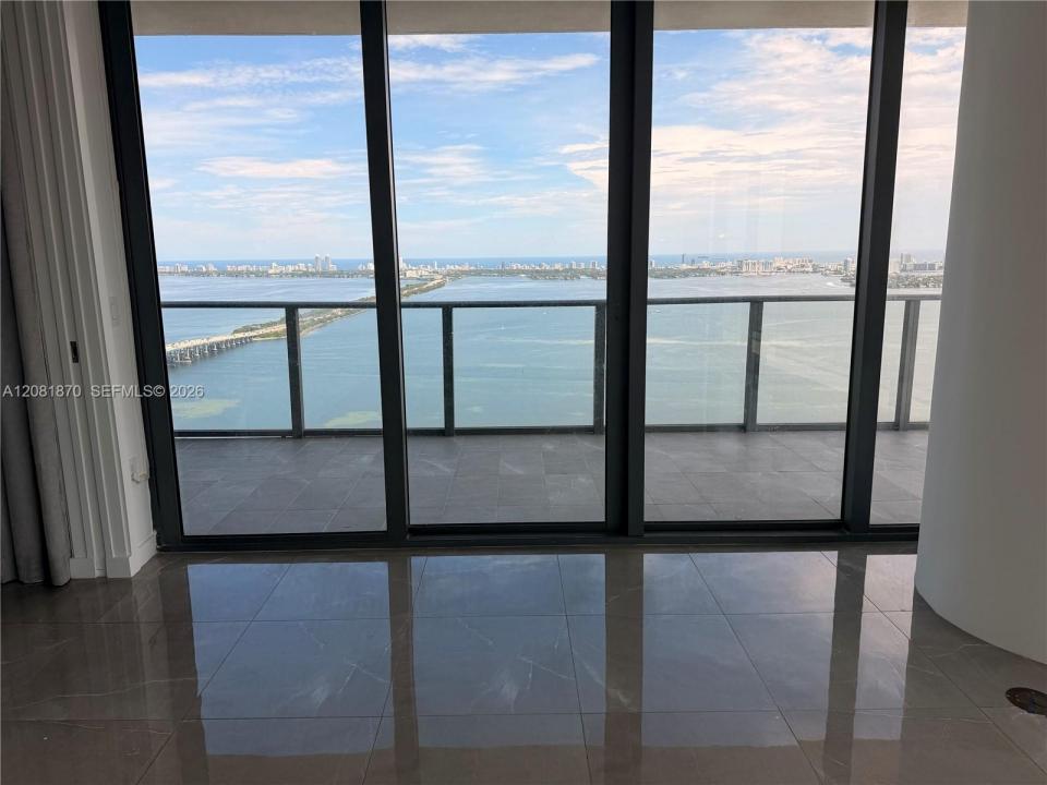480 NE 31st St 4601, Miami, Floryda 33137, USA