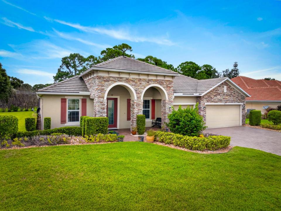 8067 KIAWAH Trace, Port St. Lucie, Florida 34986, USA