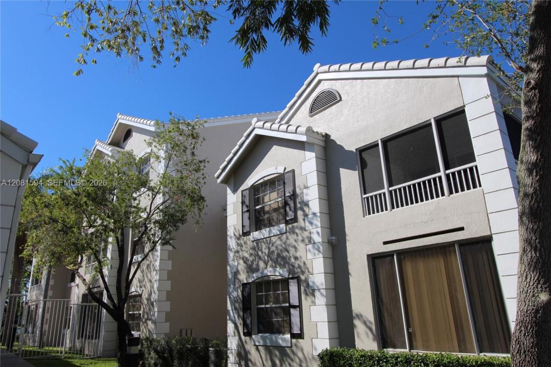 2880 N Oakland Forest Dr 212, Oakland Park, Florida 33309, Stati Uniti