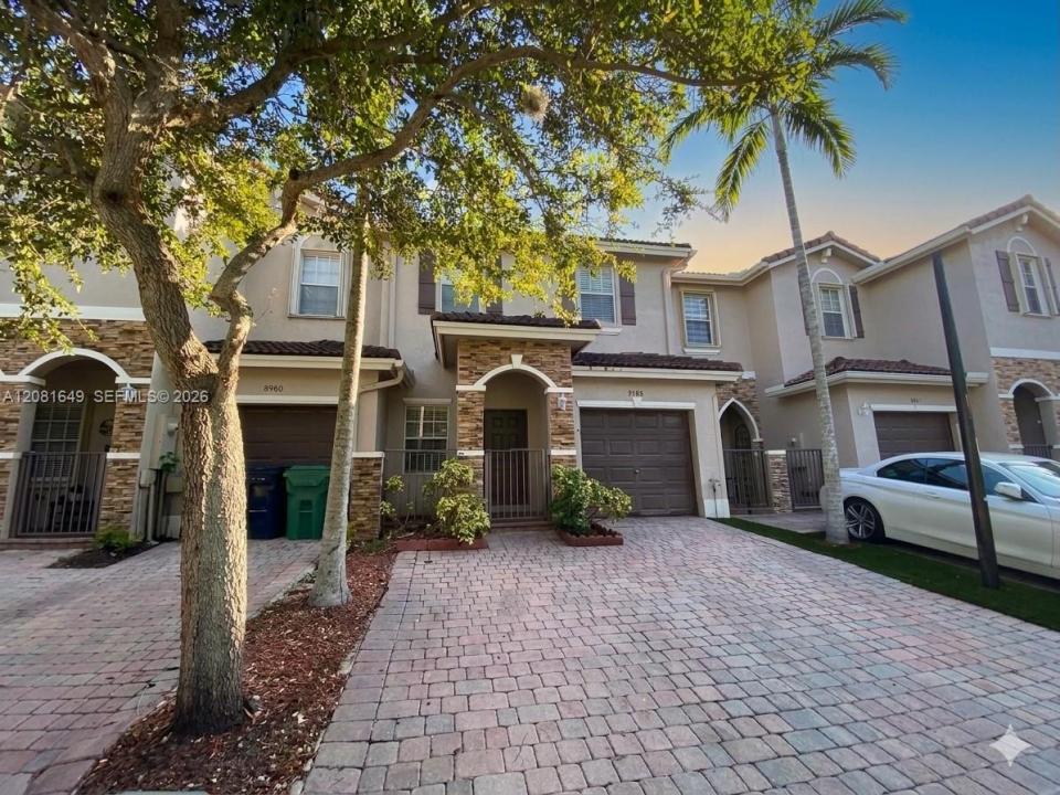 8986 SW 225th St ., Cutler Bay, Floride 33190, États-Unis
