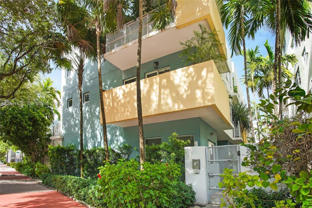 206 Washington Ave 12, Miami Beach, Florida 33139, USA