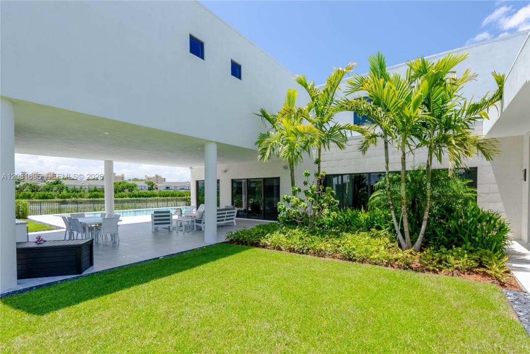 16766 Natures Way, Weston, Floride 33326, États-Unis