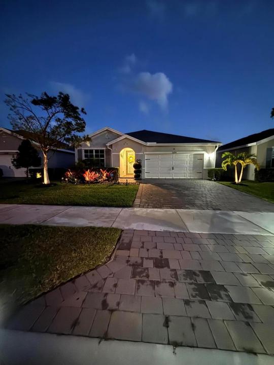 1694 NE WHITE PINE Terrace, Ocean Breeze, Florida 34957, Stati Uniti