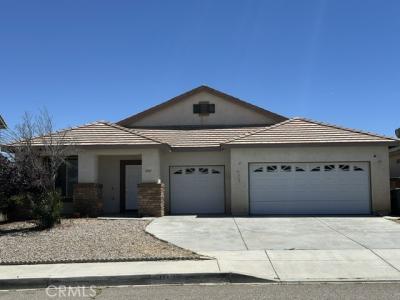 Fern Pine Street, Victorville, California 92392, HOA KỲ