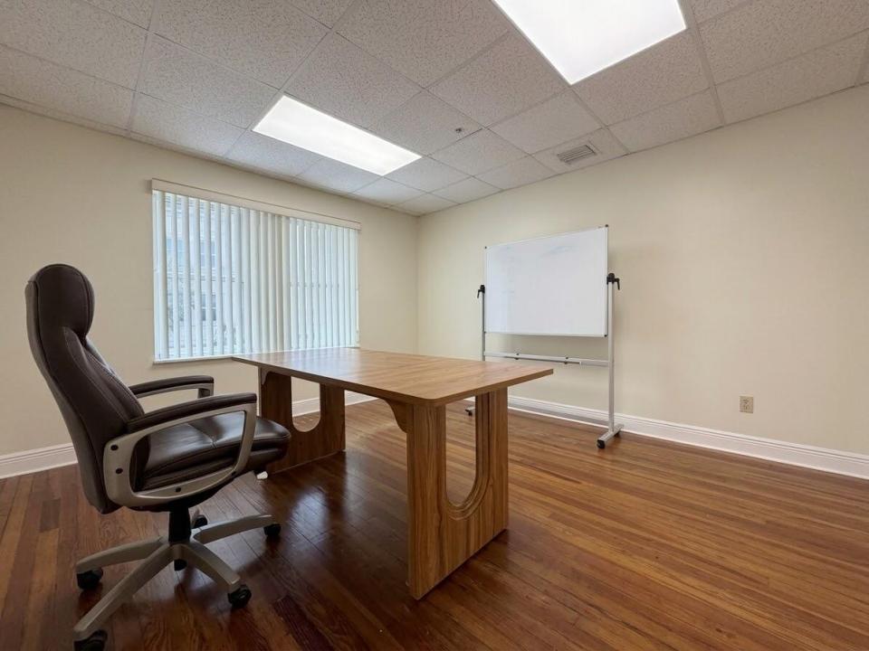 120 S OLIVE Avenue 301, West Palm Beach, Floryda 33401, USA