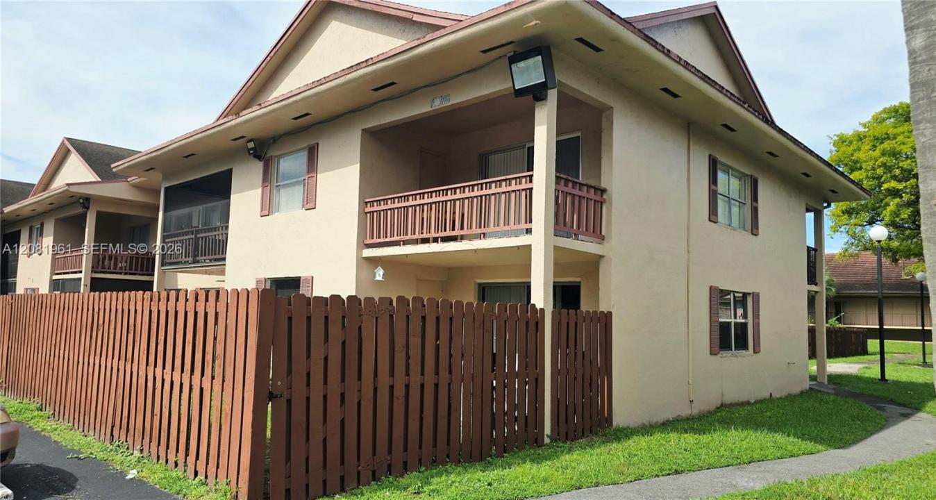 11259 SW 88th St 104H, Miami, Florida 33176, USA