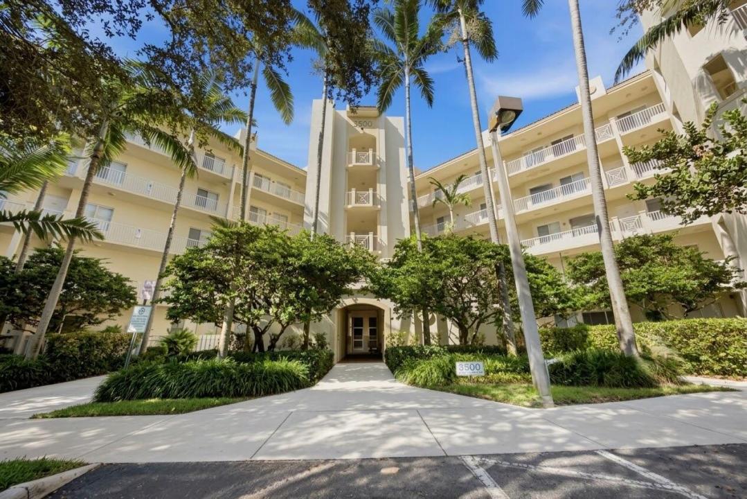 3500 OAKS CLUBHOUSE Drive 510, Pompano Beach, Florida 33069, Stati Uniti
