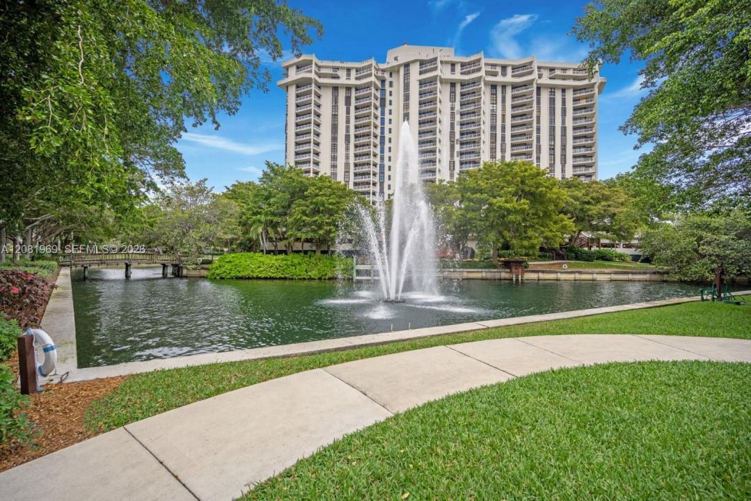 2000 Towerside Ter 408, Miami, Floryda 33138, USA
