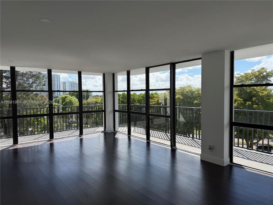 1000 Parkview Dr 531, Hallandale Beach, Floride 33009, États-Unis