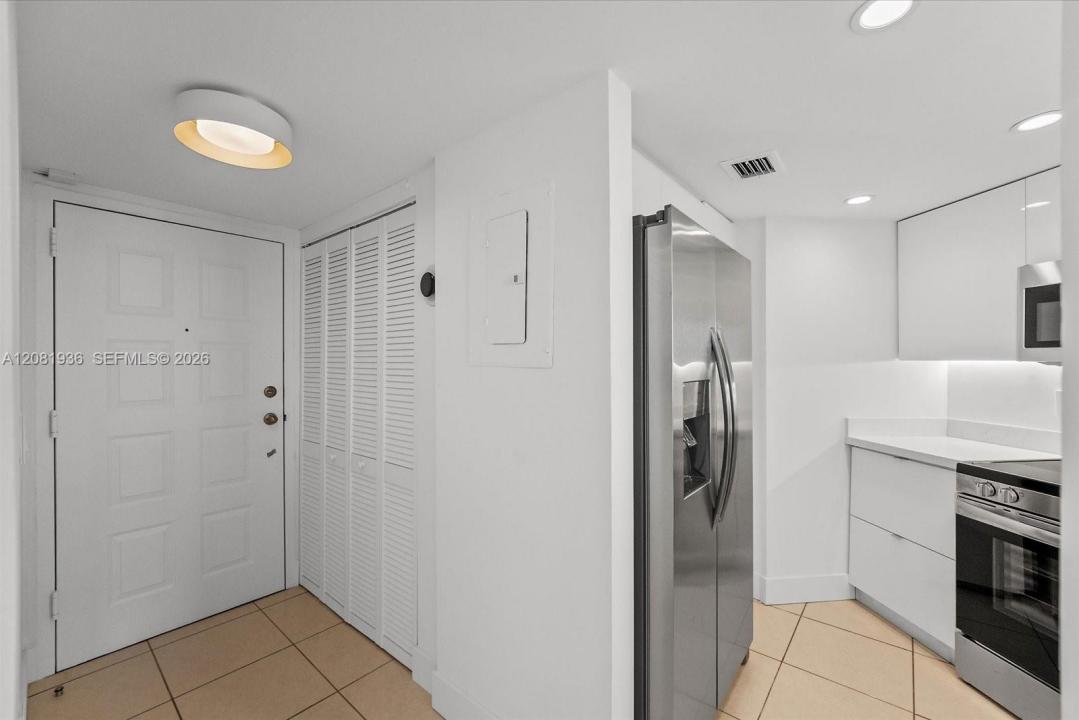 5880 Collins Ave 1004, Miami Beach, Florida 33140, Stati Uniti