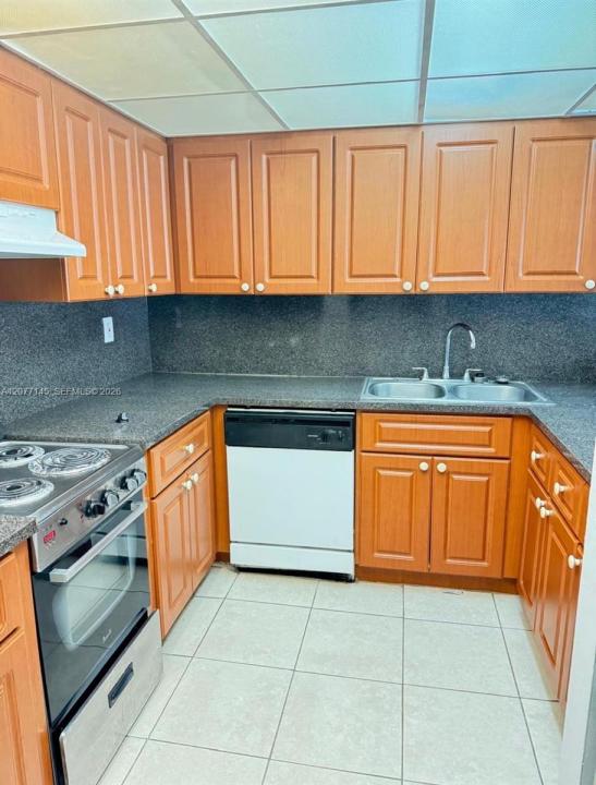 6990 Miami Gardens Dr 2-225, Hialeah, Floride 33015, États-Unis
