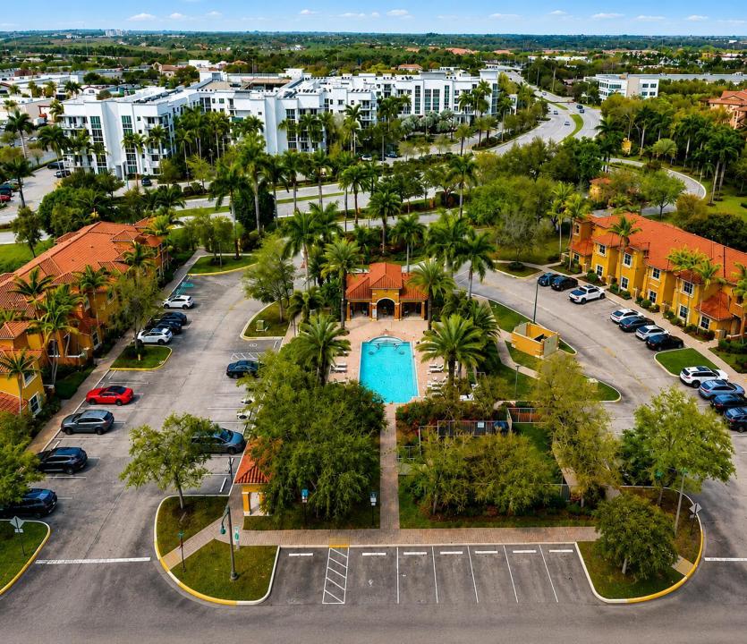 906 SW 143rd Avenue 2005, Pembroke Pines, Florida 33027, Stati Uniti
