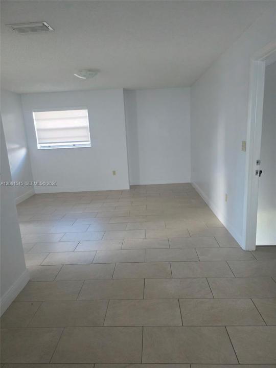 1575 NW 1st St 3, Miami, Florida 33125, USA