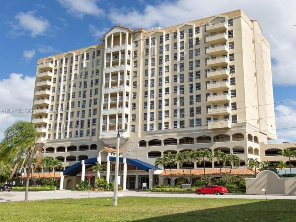 2351 Douglas Rd 1009, Miami, Florida 33145, Stati Uniti