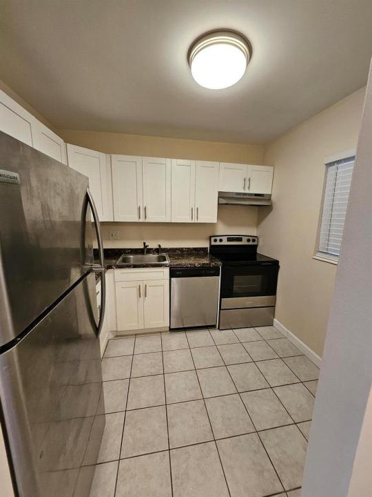 2900 NW 46TH Avenue 105, Lauderdale Lakes, Florida 33313, USA