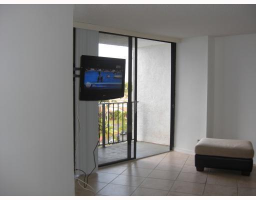 200 Leslie Drive 611, Hallandale Beach, Floride 33009, États-Unis
