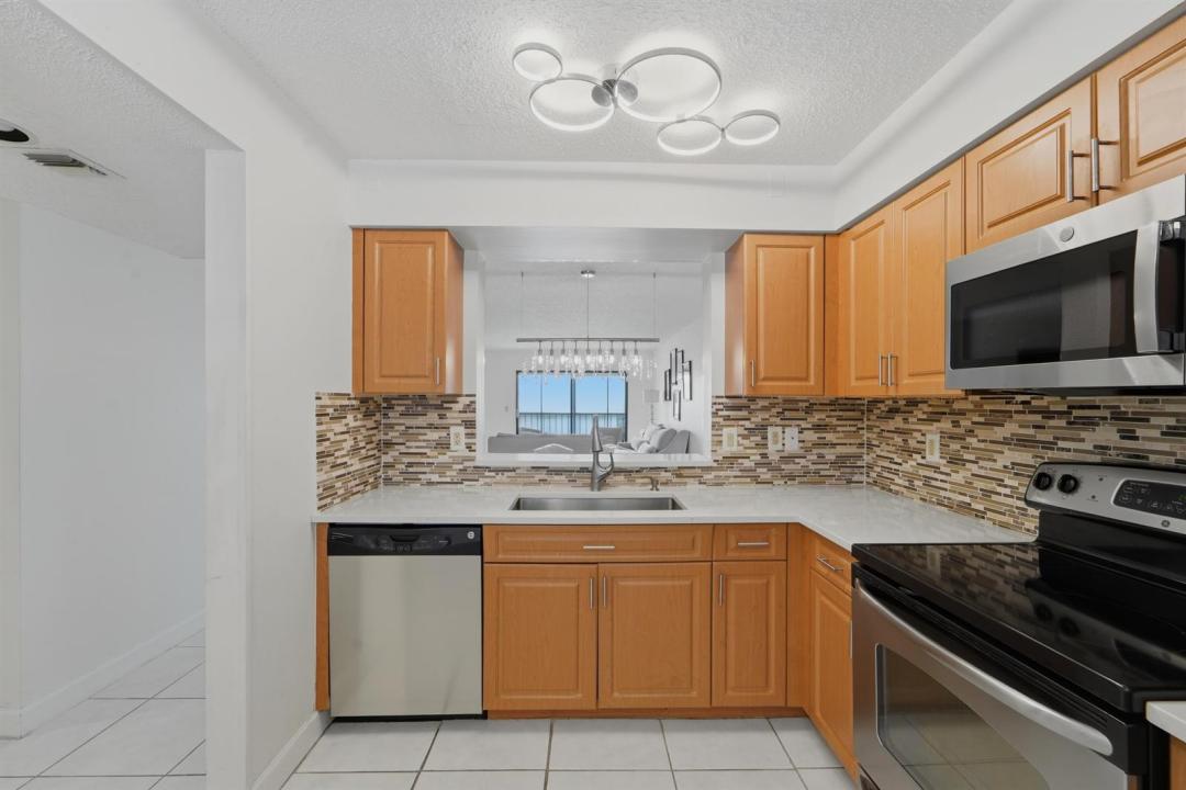 6093 POINTE REGAL Circle 209, Delray Beach, Floryda 33484, USA