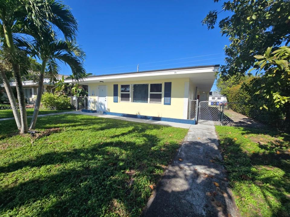 1945 NE 171st St 3, North Miami Beach, Florida 33162, USA