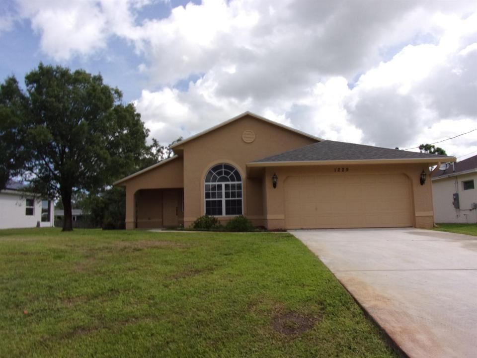 1225 SW Milan Lane, Port St. Lucie, Florida 34953, Stati Uniti