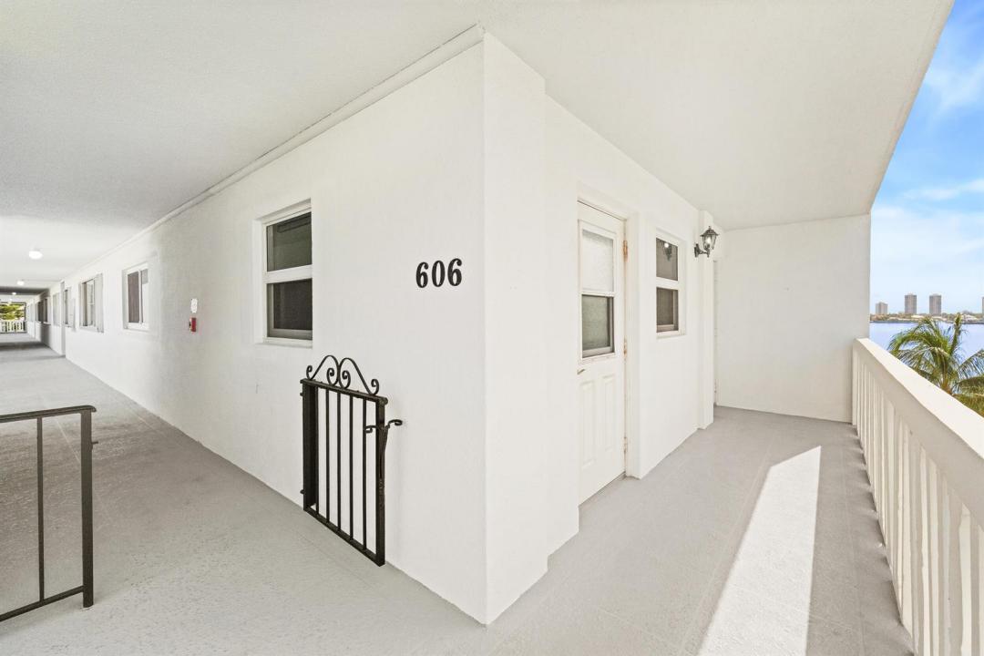 501 Lake Shore Drive 606, Lake Park, Florida 33403, USA
