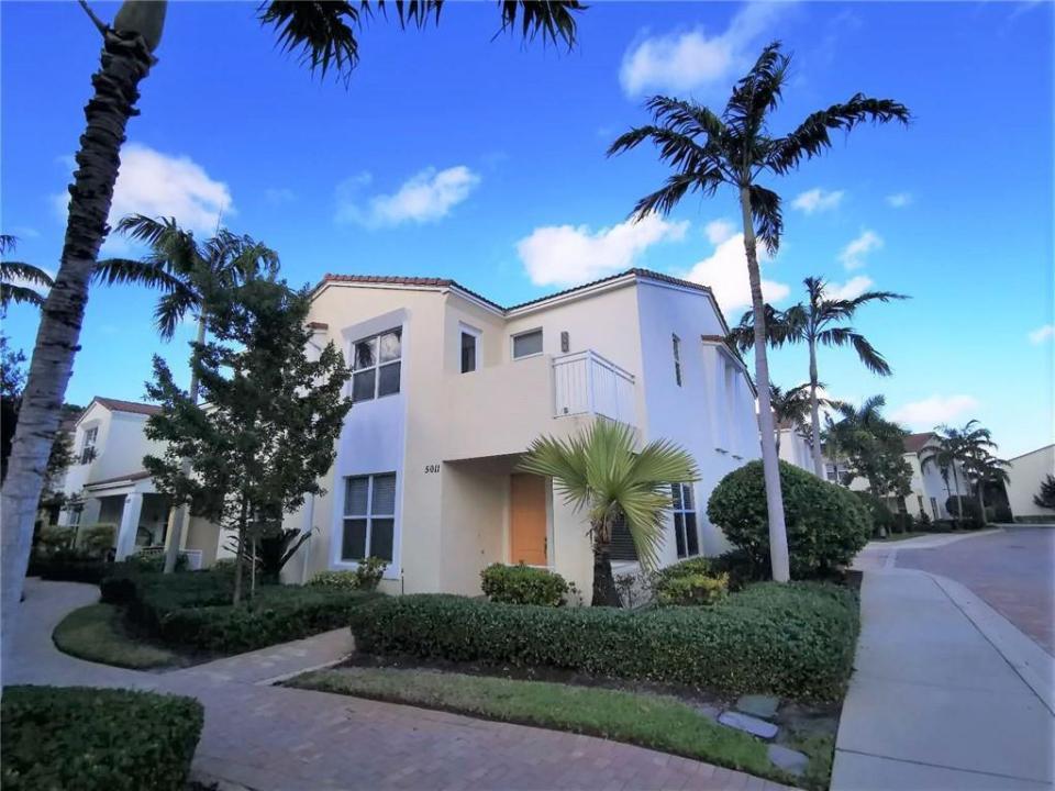 5011 NW 15TH Terrace, Boca Raton, Florida 33431, USA