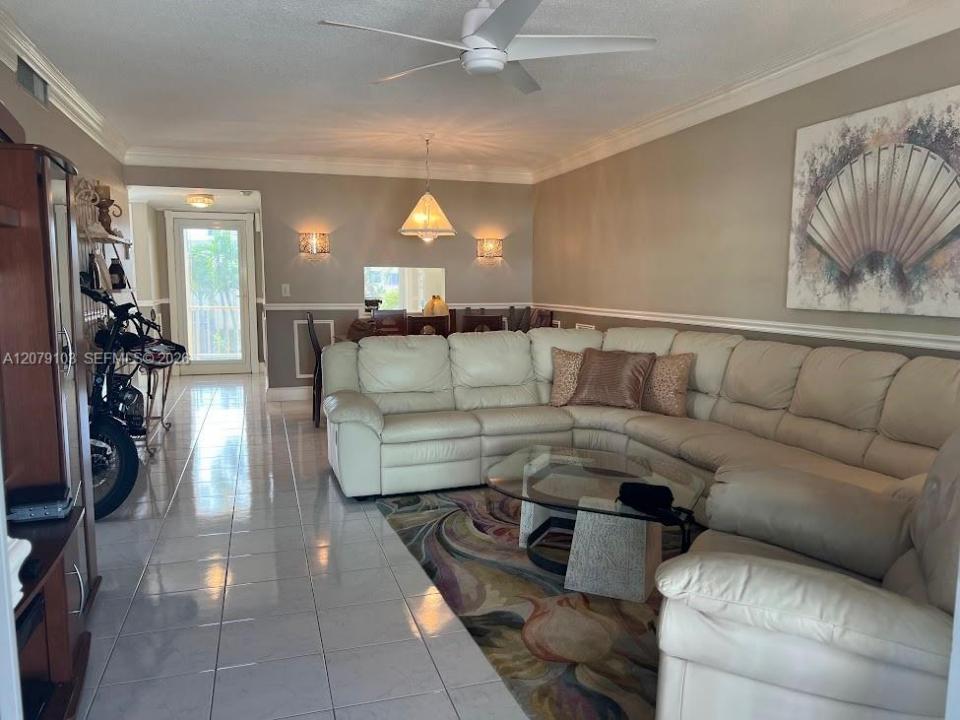 1350 Atlantic Shores Blvd 322, Hallandale Beach, Florida 33009, Stati Uniti