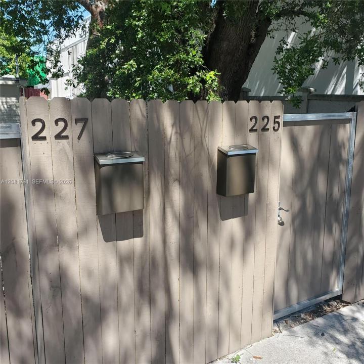 225 NW 59th St, Miami, 플로리다 33127, 미국