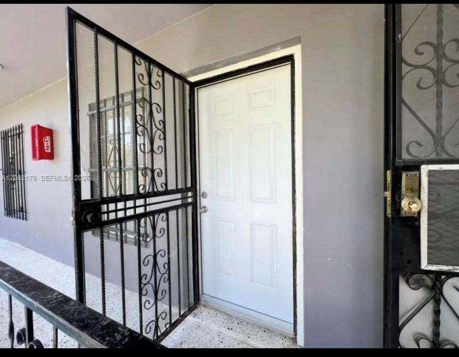 752 NW 4th St 5, Miami, Floryda 33128, USA