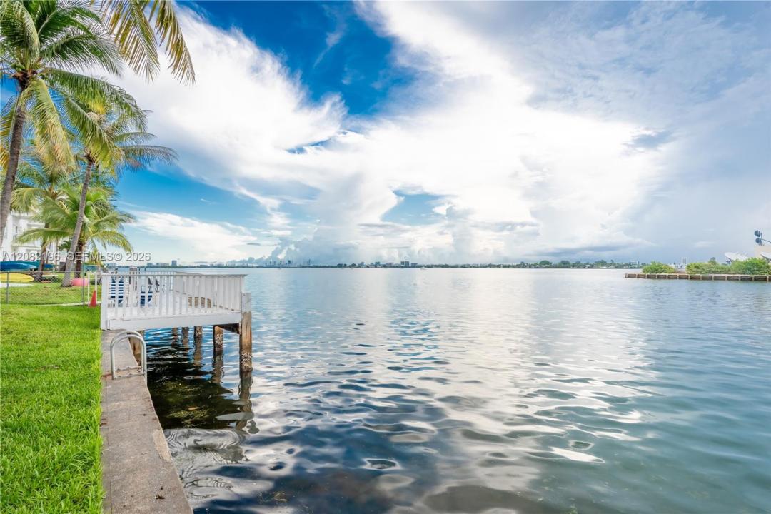 7909 East Dr 109, North Bay Village, Floride 33141, États-Unis