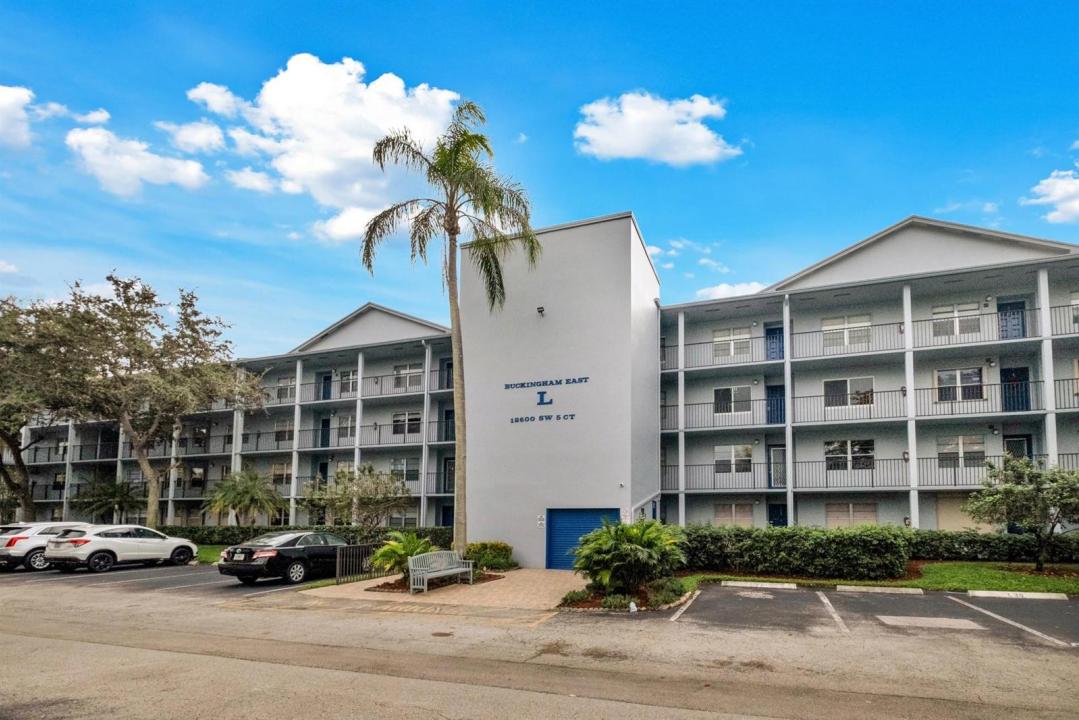 12600 SW 5TH Court 414L, Pembroke Pines, Floride 33027, États-Unis