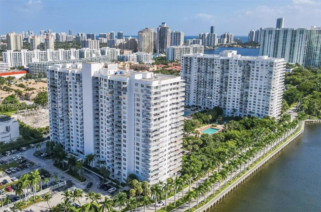 2851 NE 183rd St 501E, Aventura, Floride 33160, États-Unis