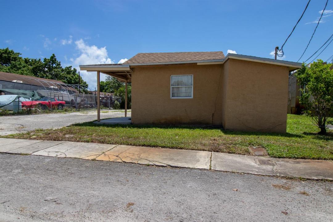 242 SW 7TH Court, Deerfield Beach, Florida 33441, Stati Uniti